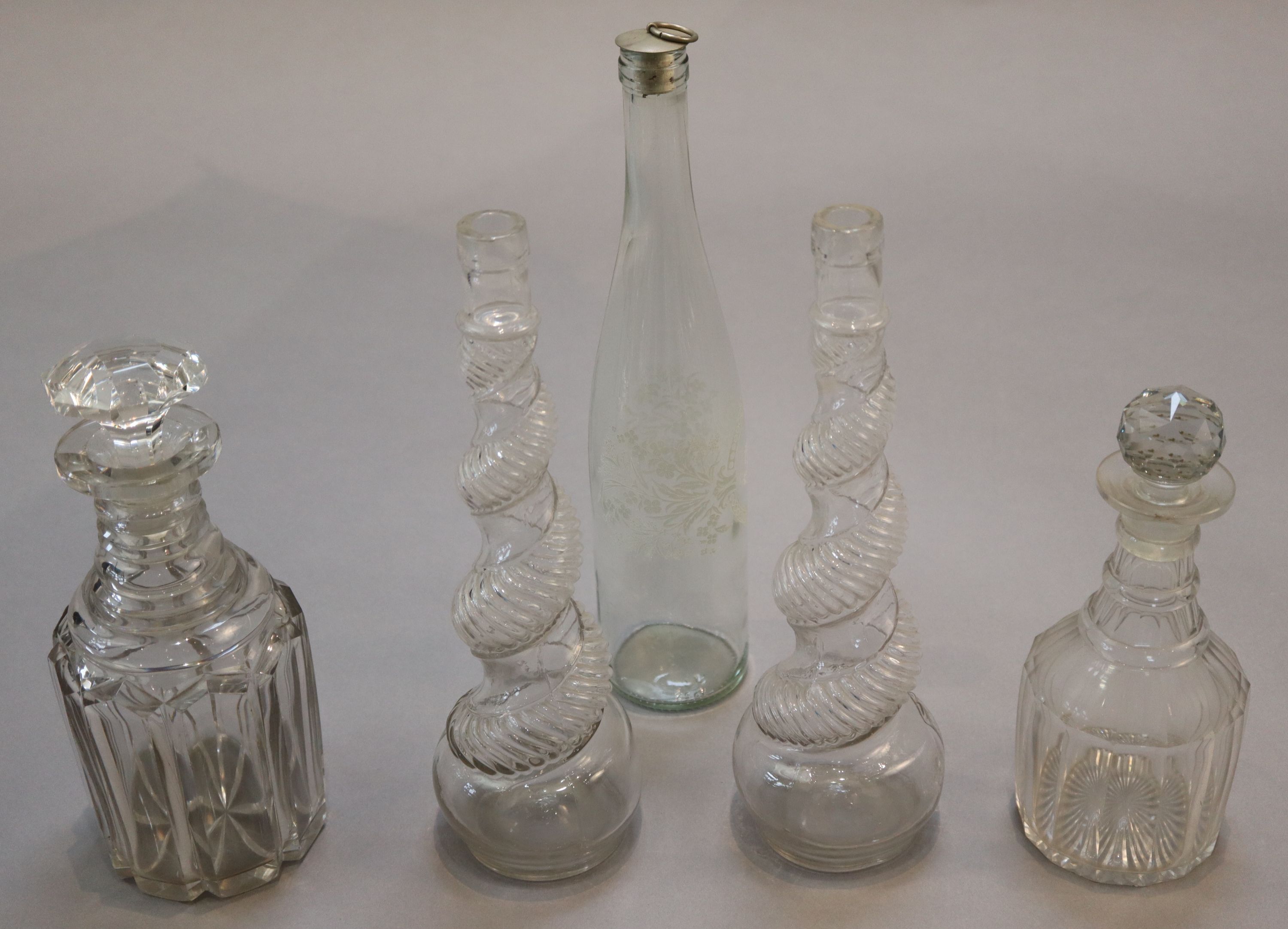 A group of assorted early 19th century and later glassware, 24cm